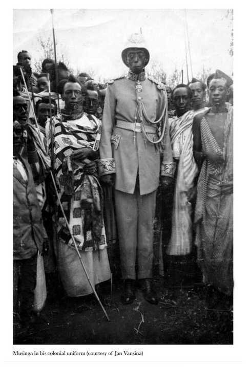 Le lendemain matin, Musinga est sorti de son palais vêtu comme un Blanc! - Roi Rwanda, Scholastique Mukasonga