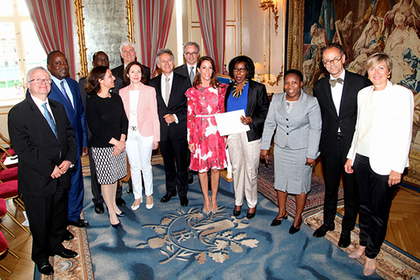  Le prix des Ambassadeurs francophones a été remis à Scholastique mukasonga par la princesse Marie du Danemark à l’ambassade de France à Copenhague 